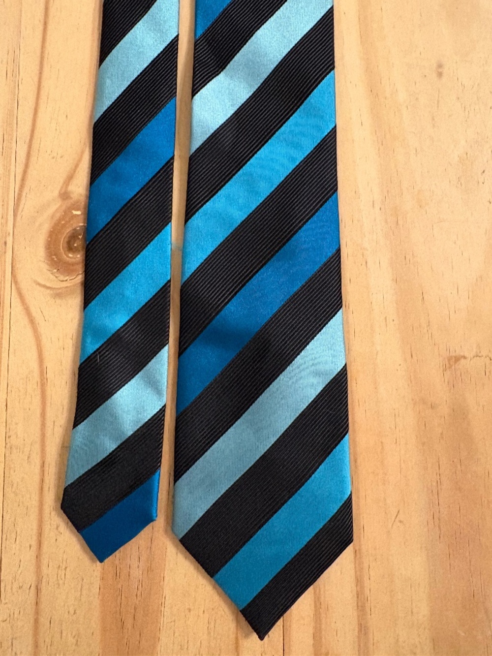 Geoffrey Beene 100% Silk Diagonal Striped Tie - Blue & Black